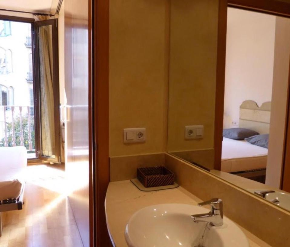 Apartament Sweet Bcn Rambla 48 Barcelona Zewnętrze zdjęcie